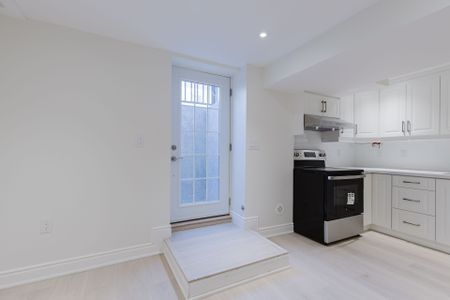 For Lease - 5489 Festival Drive, Mississauga, Ontario - Photo 4