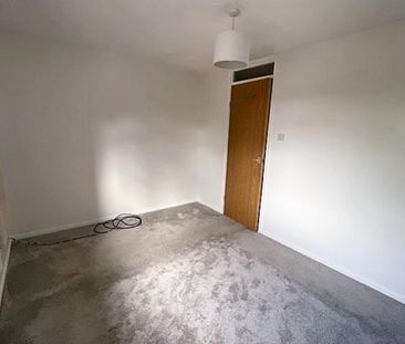 2 bedroom semi-detached house to rent - Photo 4