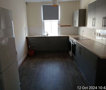 Student Properties to Let - Photo 3