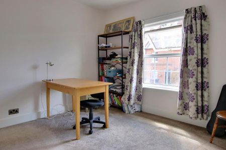 3 bedroom terraced house to rent - Photo 2