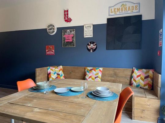 6 bedroom terraced house to rent - Photo 1