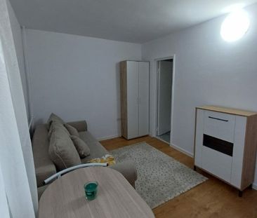 Garsoniera confort 1 Etaj 2 - Zona Zamca - Fotografie 3