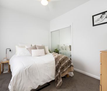 Modern 1-Bedroom Apartment in the Heart of Richmond - Photo 3
