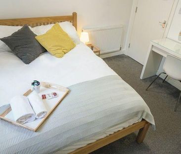 1 bedroom in a house share to rent - Photo 4