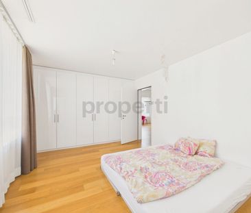 Lichtdurchflutete 4.5-Zimmer-Wohnung mit aussergewöhnlichem Raumgefühl - Photo 3