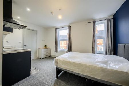 Studio to rent - Photo 5