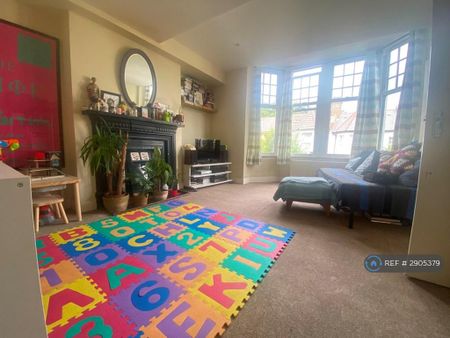 2 bedroom flat to rent - Photo 3
