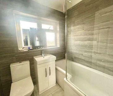 Elizabethan Way, Staines-upon-thames, TW19 - Photo 1