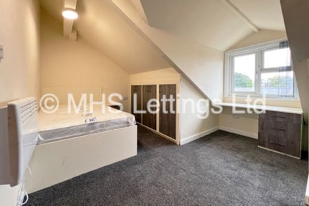 6 Bedroom Mid Terraced House for rent in Regent Park Terrace - Photo 2