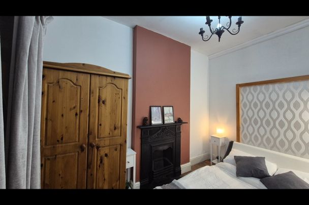 2 Bed Flat, Gloucester Road, M6 - Photo 1