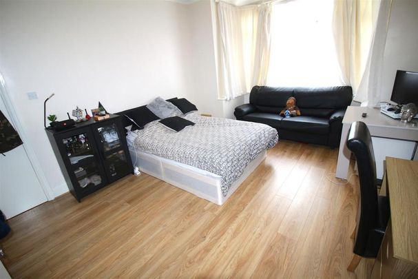 House share to rent - Photo 1