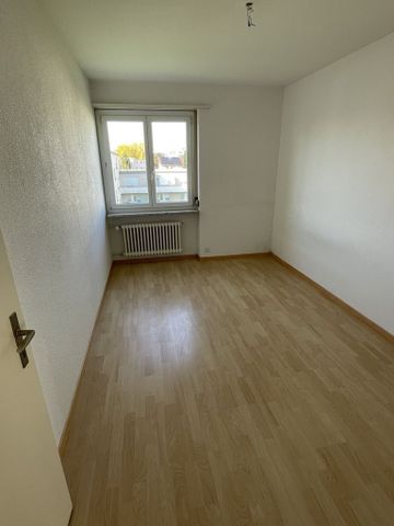 "Helle 4.5 Zimmerwohnung" - Photo 5