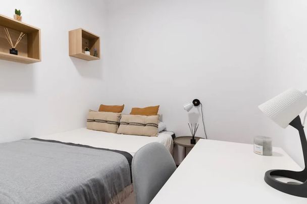 Carrer de Vallseca, Barcelona, Catalonia 08024 - Photo 1