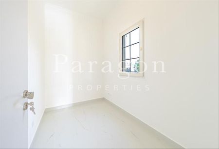 Upgraded | Huge Corner Plot | Private Pool - Photo 3