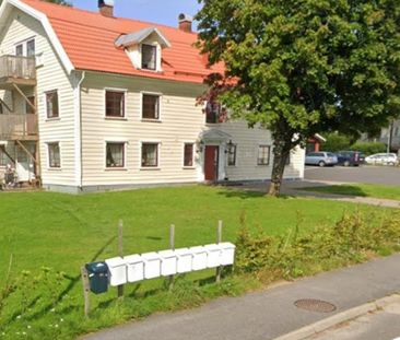 Välkommen till ett trivsamt boende på Svenljungavägen 28 i lugna oc... - Photo 2