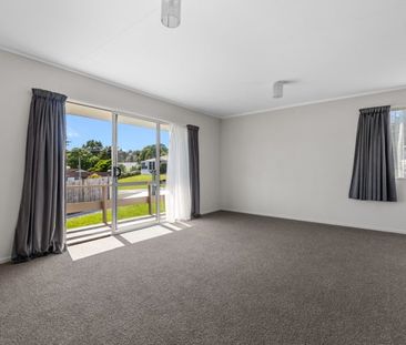 Sunny Sherwood - Photo 6