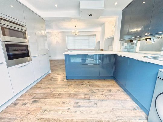 3 bedroom semi-detached house to rent - Photo 1