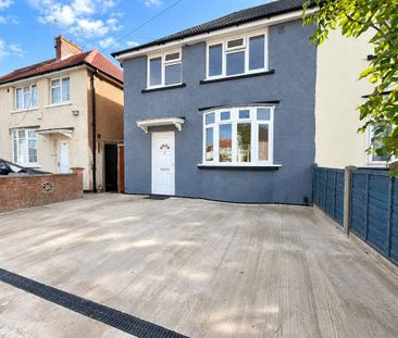 4 bedroom semi-detached house to rent - Photo 4