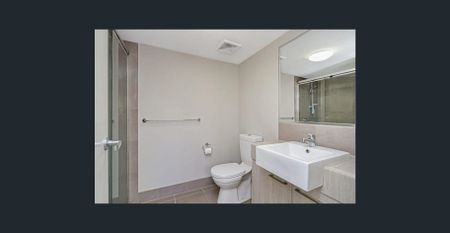 Spacious & Stylish Townhouse Opposite Brightwater Lake - Photo 3