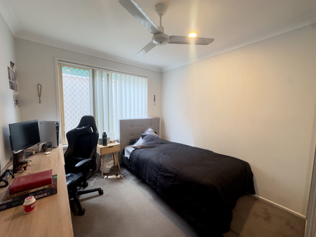 Three Bedroom Residence - Photo 3