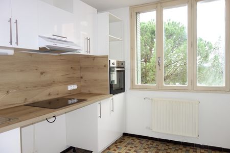 Location Appartement 2 pièces 40m² NIMES 30900 - Photo 4