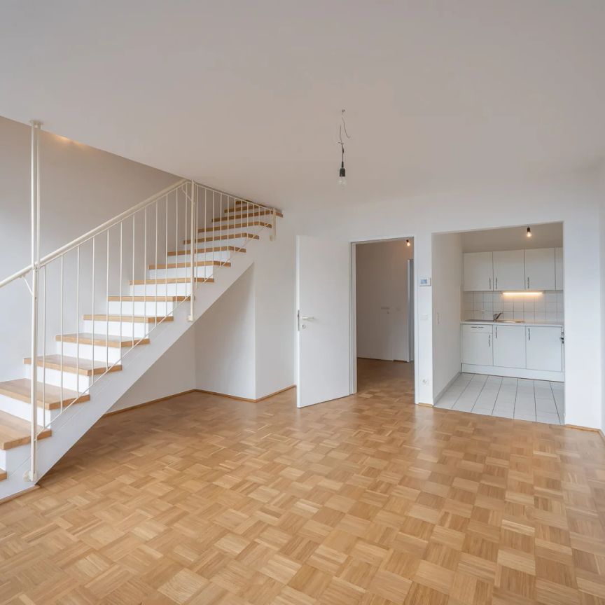 ** ab sofort; einzigartige 3 Zimmer Maisonette Dachgeschoss Wohnung // Nähe Johann-Nepomuk-Vogl-Platz // Währing ** - Foto 1