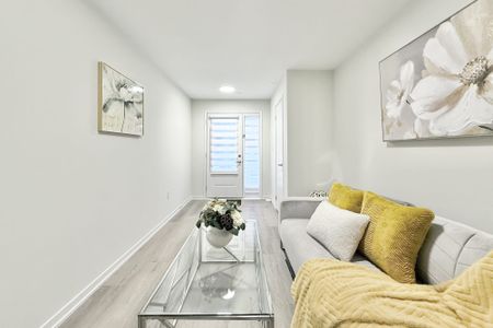 For Lease - 45 Matawin Lane, Richmond Hill, Ontario - Photo 2