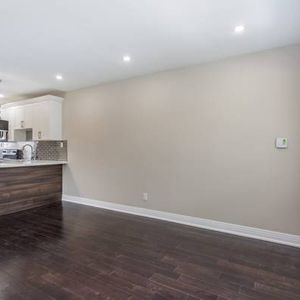 Two Bedroom – Trinity Bellwood’s and Queen St West - Photo 2