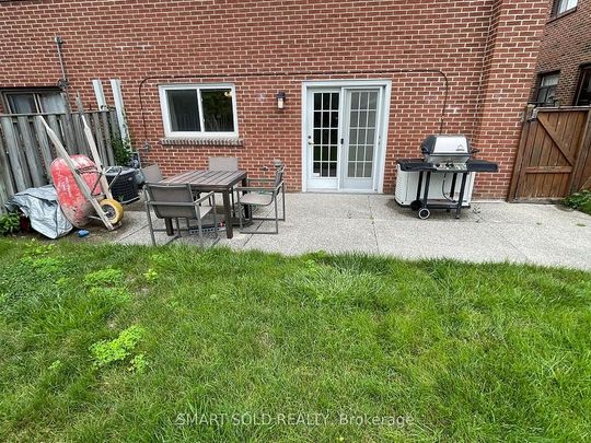 For Lease - 1575 Corkstone Glade, Mississauga, Ontario - Photo 1