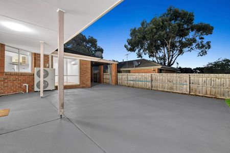 Welcome to 5 Chapman St, Carrum Downs - Photo 4