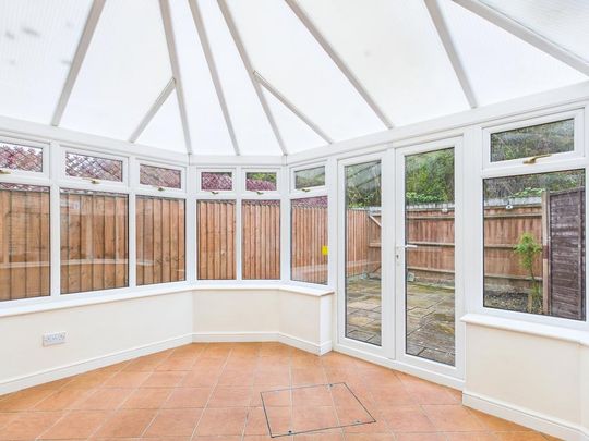 3 bedroom semi-detached house to rent - Photo 1