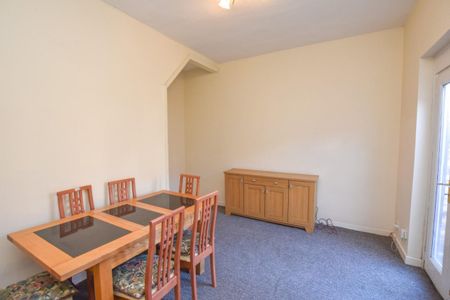 3 bed House - Mid Terrace for Rent - Photo 4