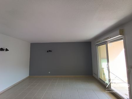 Location Appartement 2 pièces 47m² NIMES 30000 - Photo 2