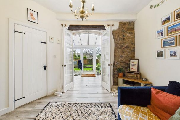 4 bedroom terraced house to rent - Photo 1