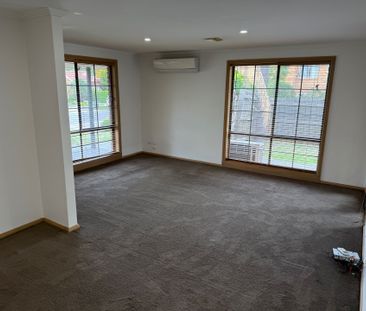 Spacious Family Living on 652m² - Photo 2