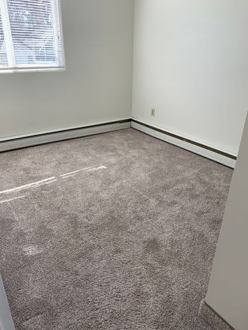 2 BDRM/1BATH Apartment - 630 8TH ST E - Available Immediately - Photo 4