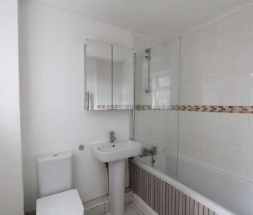 High Road, Benfleet, SS7 - Photo 6