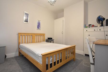 5 bedroom terraced house to rent - Photo 5