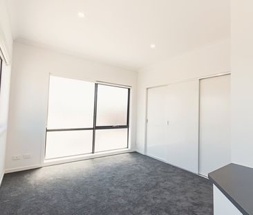 2 Coleiro Lane, Keilor Downs VIC 3038 - Photo 2