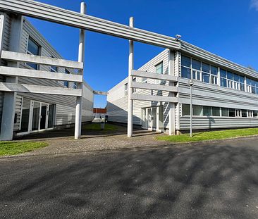 A LOUER Bureau 44,89m² GONESSE, refait à neuf, proche transports, Mairie, commodités avec stationnements - Photo 3