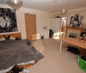 6 bedroom terraced house to rent - Photo 5