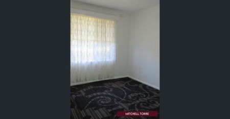 Neat & Tidy Family Home in Prime Location - Photo 5