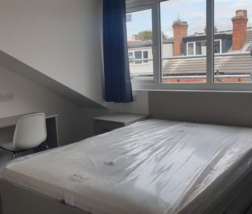 6 Bed - 2 School View, Hyde Park, Leeds - LS6 1EN - Student - Photo 3