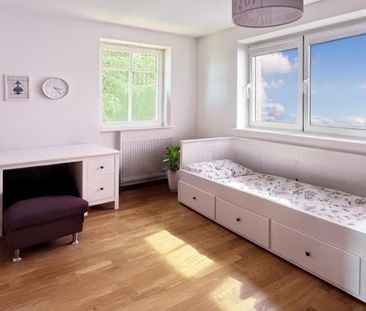 Exklusive Doppelhaushälfte zur Miete mit Garten und Privatsphäre in... - Photo 3