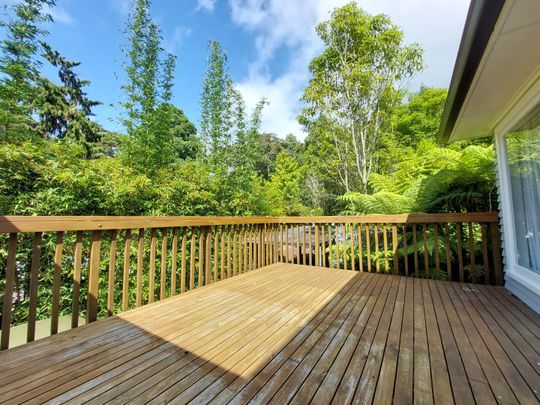 4 Bedroom house in Titirangi - Photo 1