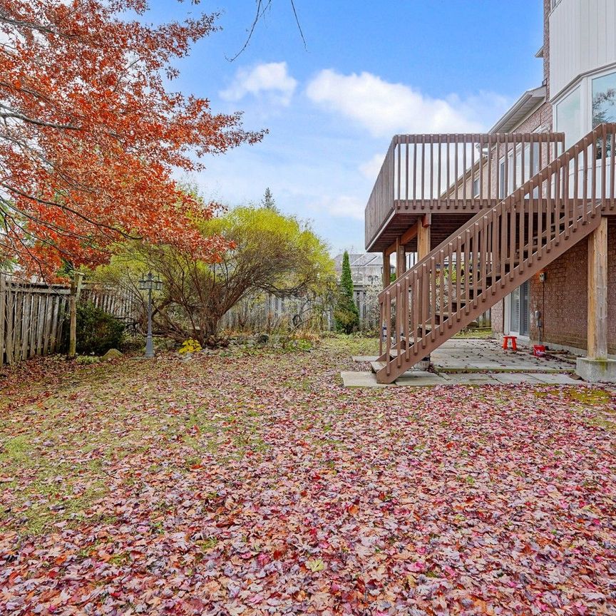 For Lease - 75 Silver Rose Crescent Unit# Main & 2nd Flr, Markham, Ontario - Photo 1