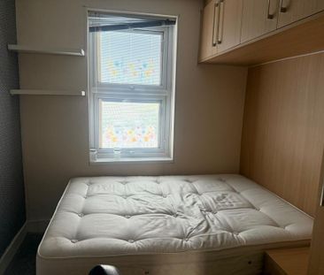 4 bedroom terraced house to rent - Photo 5
