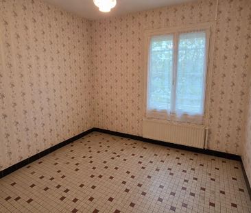 Location Maison 4 pièces 80m² CHAMPIGNY SUR VEUDE 37120 - Photo 2