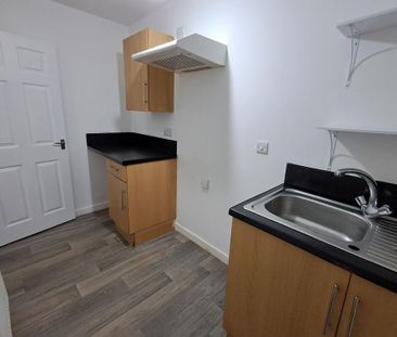 2 bedroom maisonette to rent - Photo 5