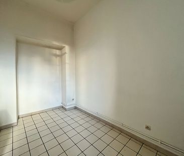 Location Appartement 1 pièce 38m² - Photo 4